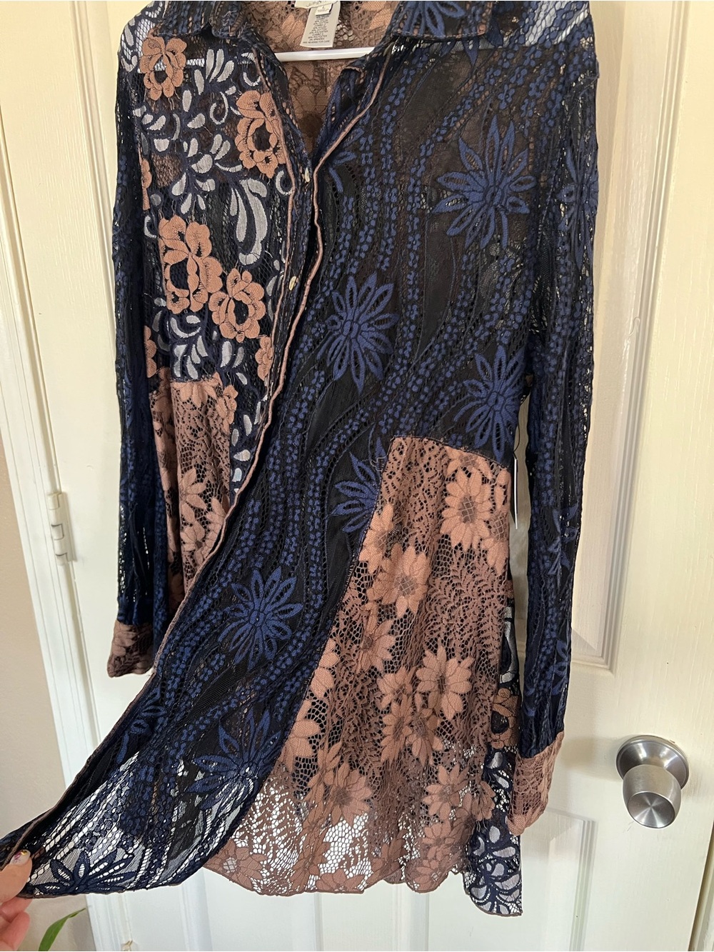 John Mark NWT Patchwork Lace Button Front Tunic Navy Floral Large - Picture 8 of 12